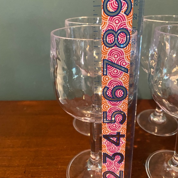 Set of 4 Large heavy duty plastic wine glasses / goblets - Picture 3 of 3